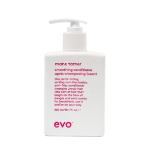 Witte fles van 300 ml Evo Mane Tamer Smoothing Conditioner met pomp en roze tekst op de voorkant.