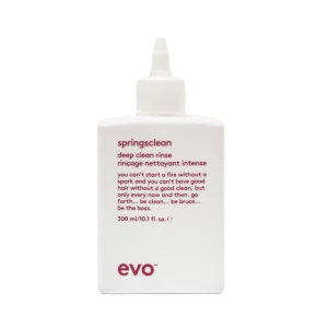 Witte fles Evo Springsclean deep clean rinse van 300 ml met bordeauxrode tekst op de voorkant.