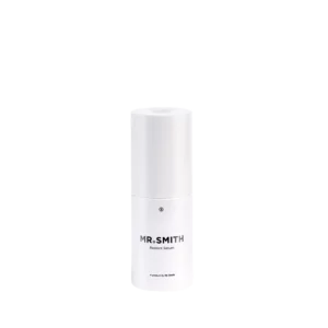 Witte flacon van 50 ml Mr. Smith Restore Serum tegen een witte achtergrond.